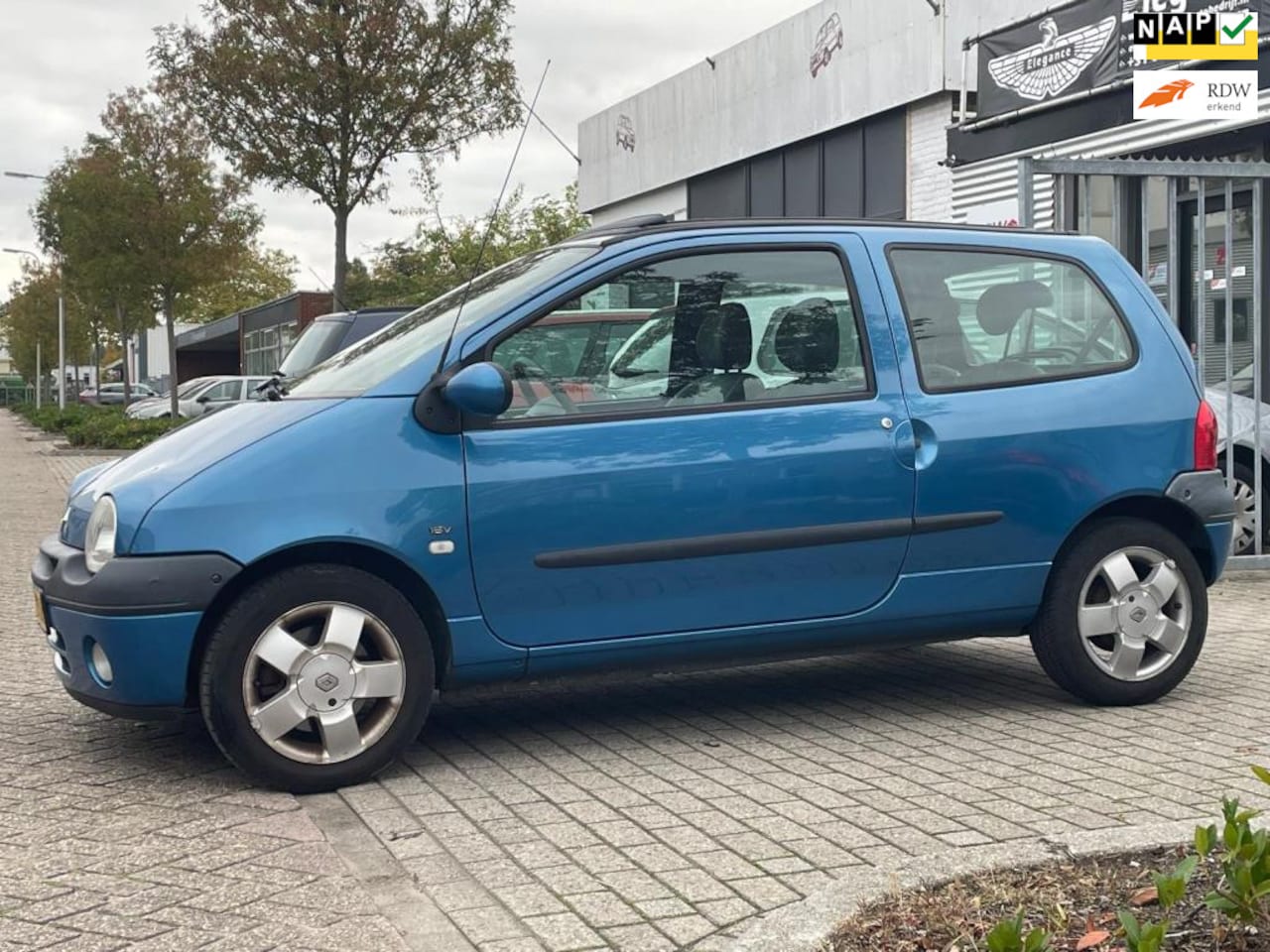 Renault Twingo - 1.2-16V Paris-APK-NAP-Schuifdak-Unieke - AutoWereld.nl
