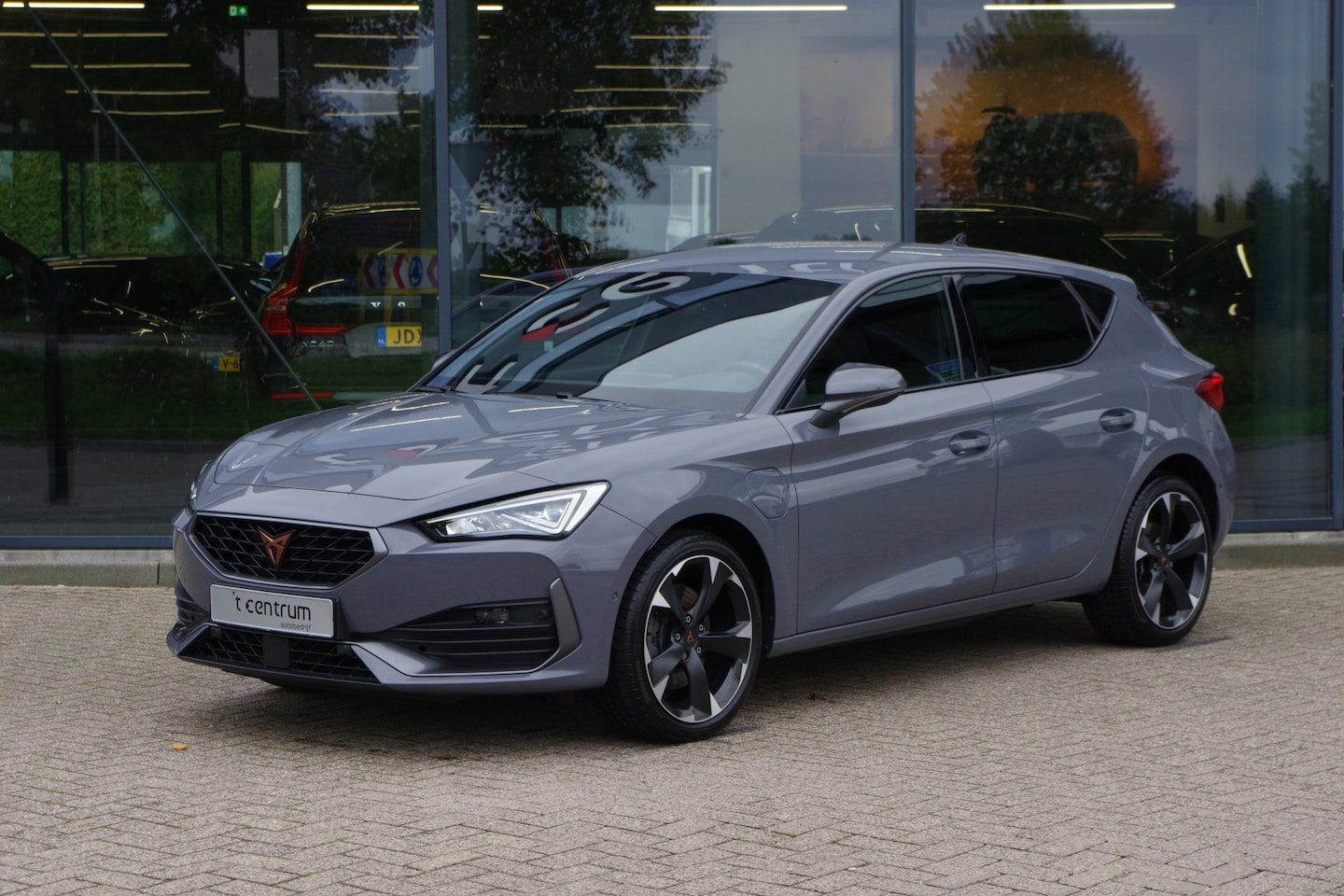 CUPRA Leon - 1.4 e-Hybrid 204 PK Adrenaline PHEV, Camera, Kuipstoelen, Keyless, LED - AutoWereld.nl