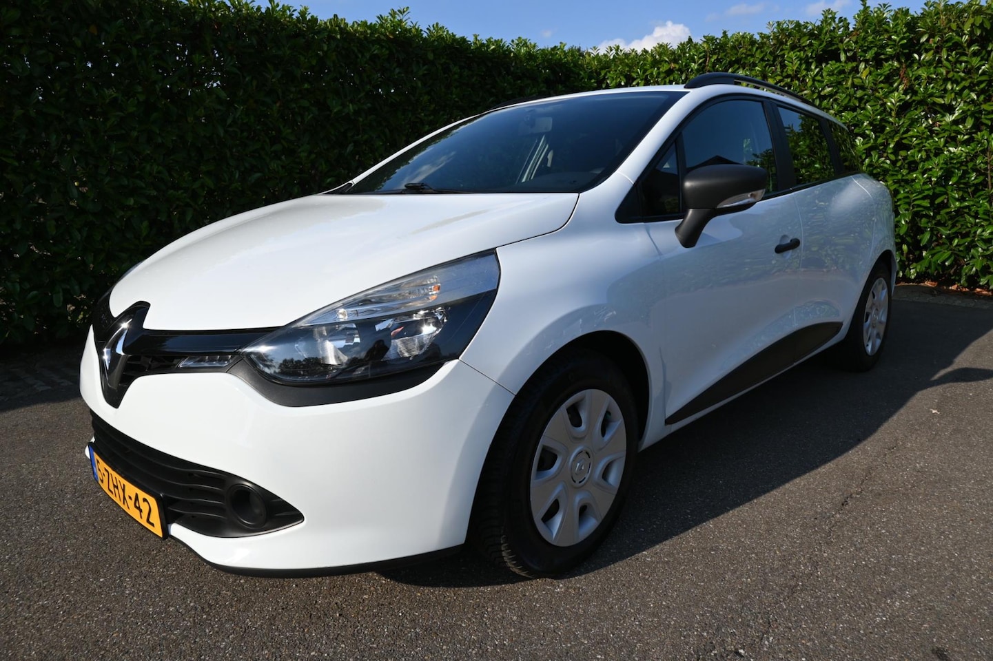 Renault Clio Estate - 0.9 TCe Authentique. Origineel Nederlandse auto met NAP. - AutoWereld.nl