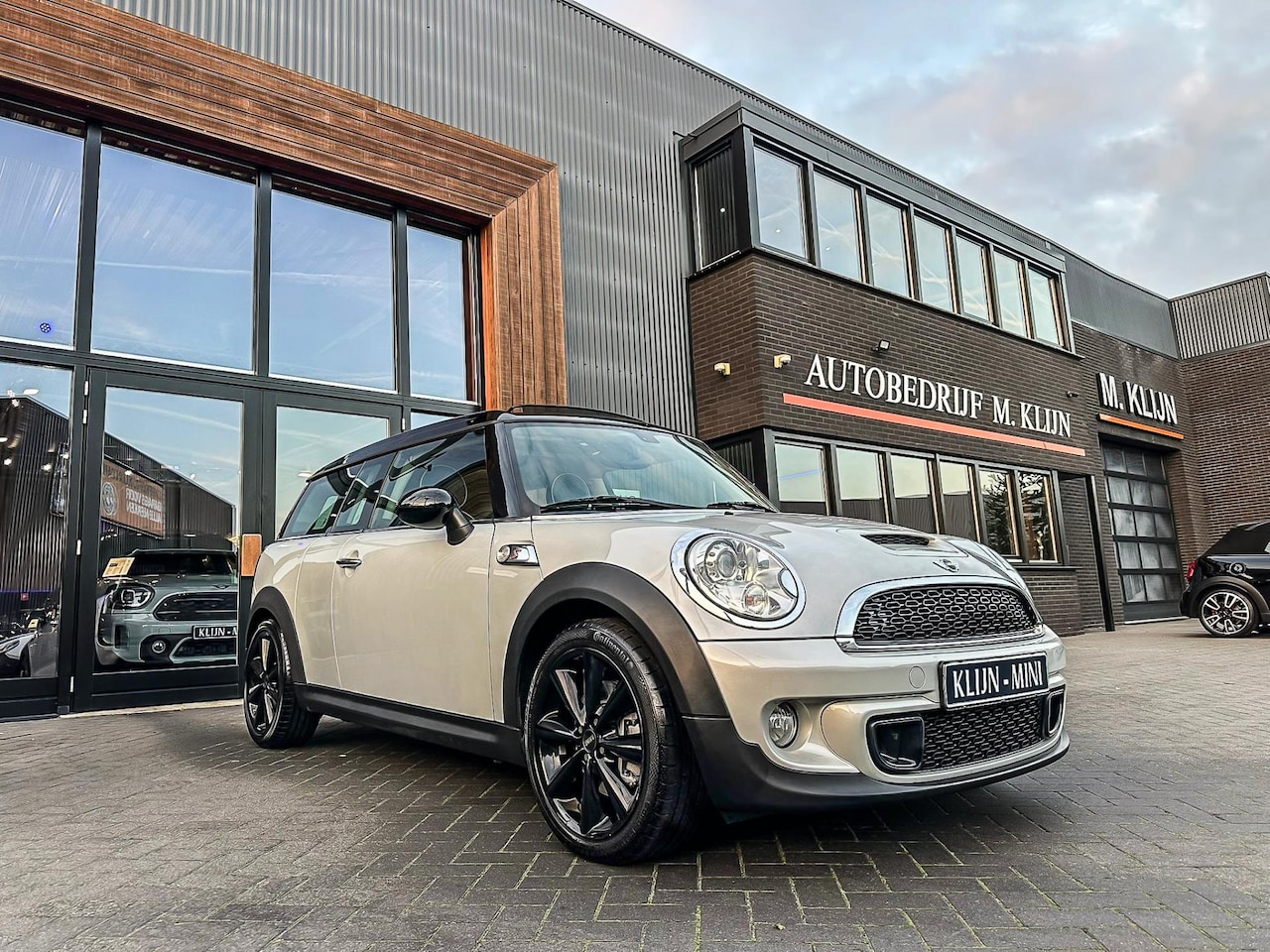 MINI Clubman - Mini 1.6 Cooper S Hampton F1 aut 184pk/Leer/Pano/Xenon/Uniek - AutoWereld.nl