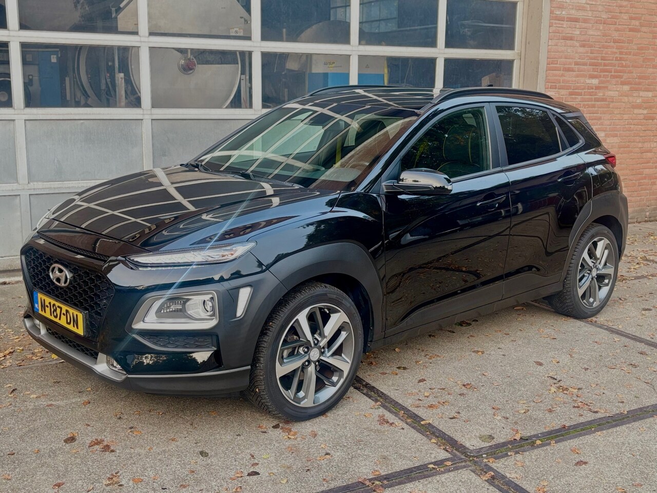 Hyundai Kona - 1.0 T-GDI Fashion 1.0 T-GDI Fashion,NAVI,CRUISE,CLIMAT,18INCH,CAMERA,HALFLEER,SCHUIFDAK,APPLECARPLAY - AutoWereld.nl