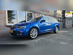 Skoda Octavia Combi - 1.2 TSI Greentech Elegance Businessline Trekhaak Xenon Camera Navigatie Mooie/Nette Auto