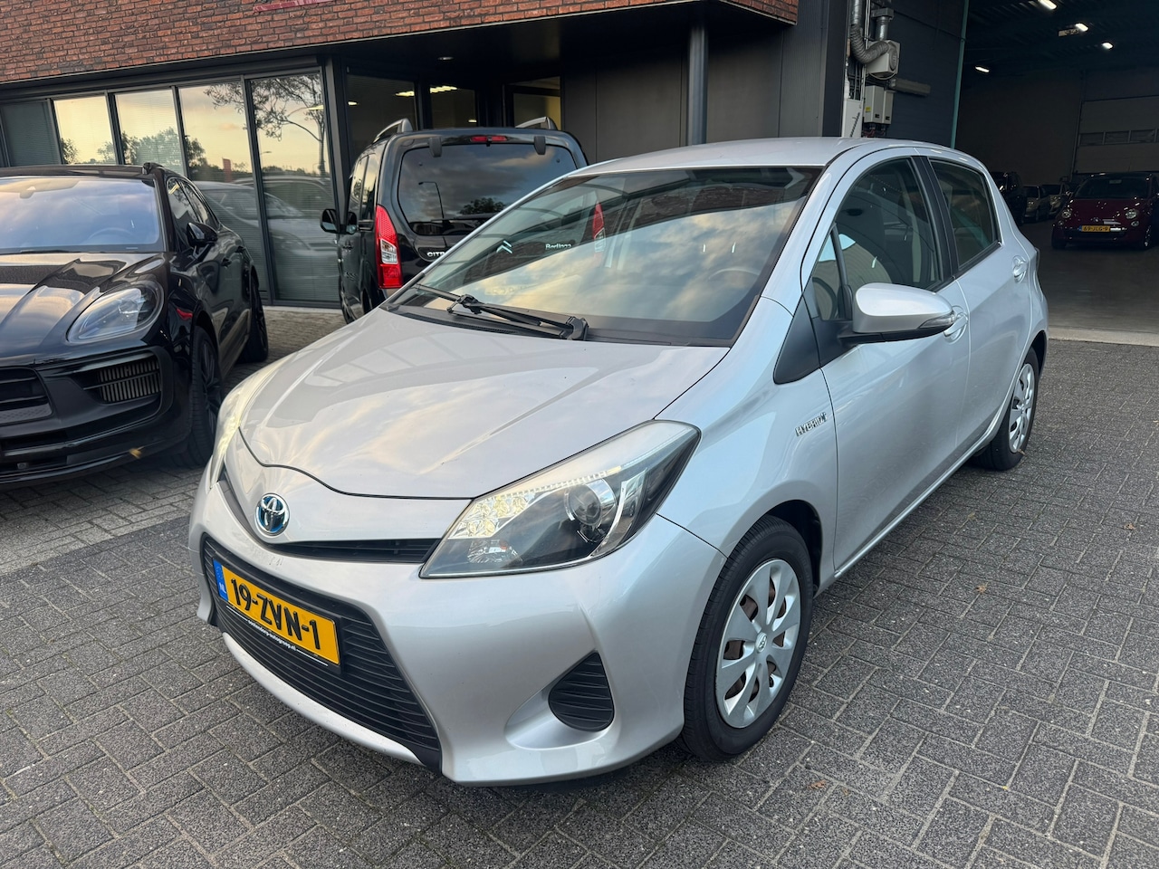 Toyota Yaris - 1.5 Full Hybrid Aspiration CAMERA CRUISE CLIMA DEALER OH ORIG NL NAP - AutoWereld.nl