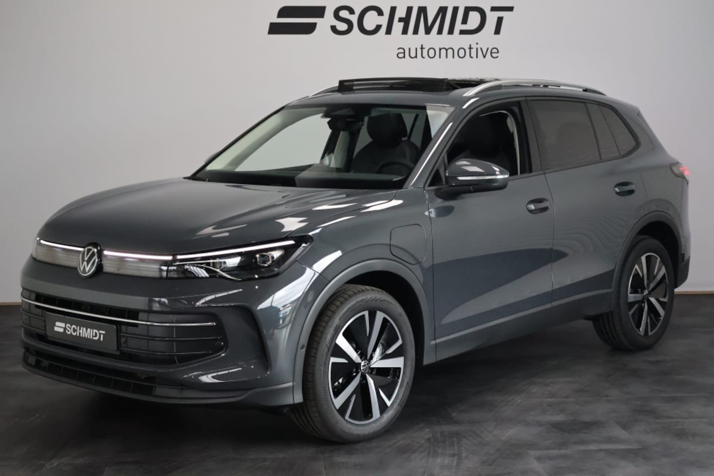 Volkswagen Tiguan - 1.5 TSI eHybrid 150 kW Life | Panoramadak | Trekhaak | LED - AutoWereld.nl