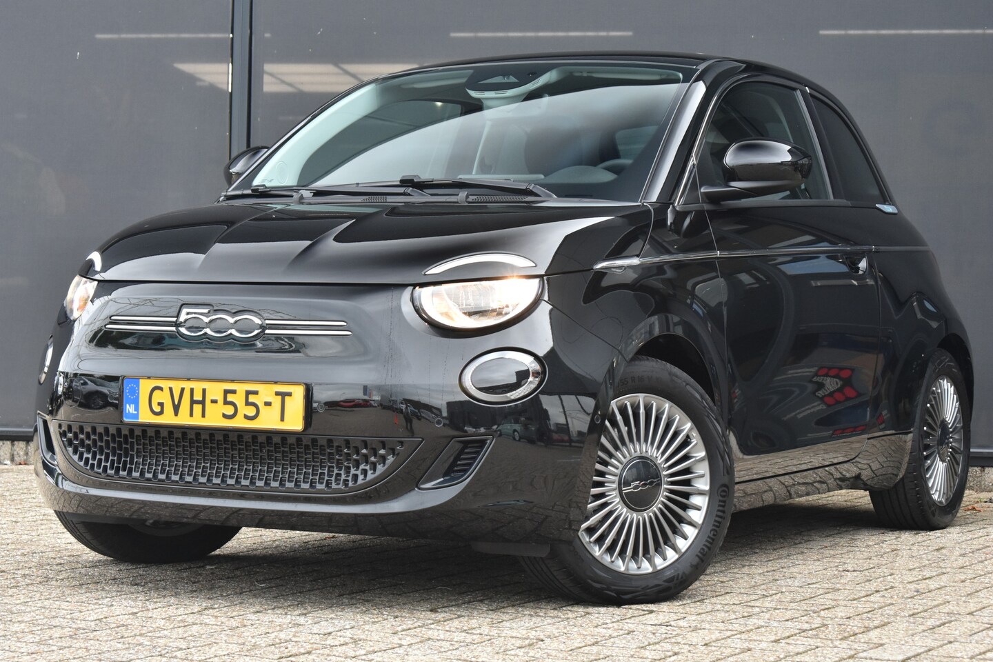 Fiat 500e - Urban 42 kWh 3 Fase | Pack Style | Keyless-Start | 16"LMV | Cruise Control | Climate Contr - AutoWereld.nl
