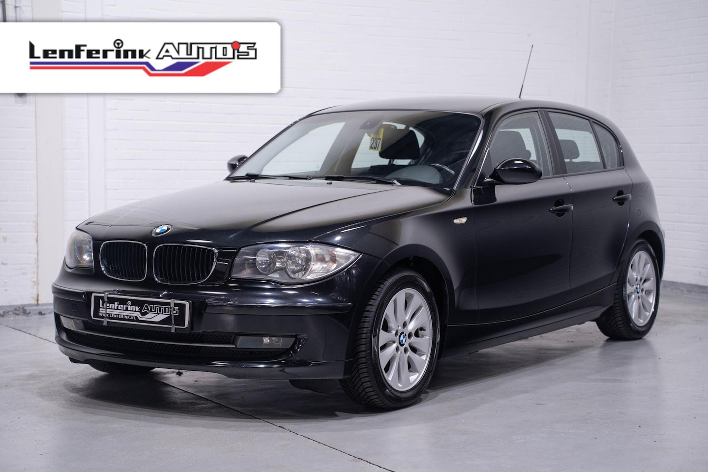 BMW 1-serie - 116i Introduction Cruise Stoelverwarming - AutoWereld.nl
