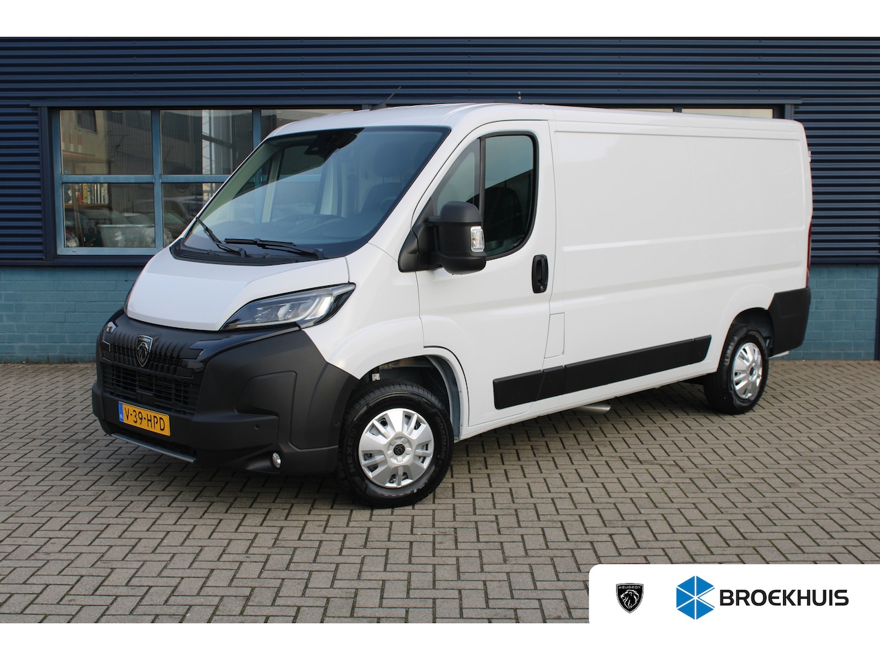 Peugeot Boxer - L2H1 2.2 BlueHDi 120 PK LAADRUIMTE BETIMMERD | TREKHAAK | CAMERA | 5,9% RENTE! | LED KOPLA - AutoWereld.nl