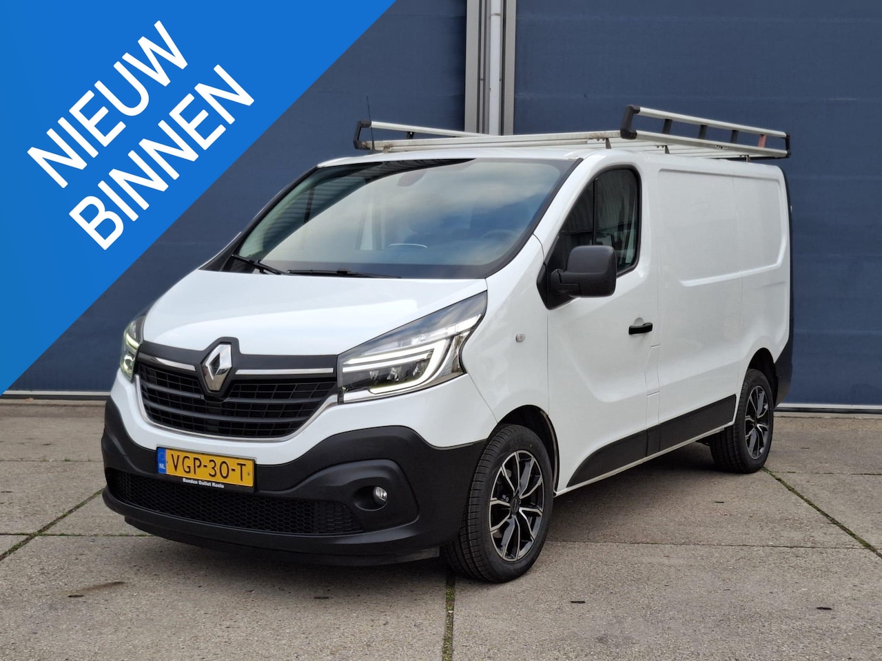 Renault Trafic - 2.0 dCi 145 T27 L1H1 Comfort AUTOMAAT / CRUISE CONTROLE / NAVI / CAMERA / 3 ZITS / IMPERIA - AutoWereld.nl
