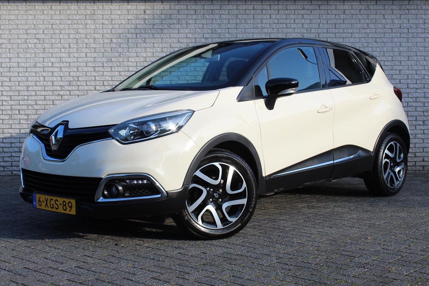 Renault Captur - 0.9 TCe Dynamique | Cruise | NAVI | Parkeersensoren - AutoWereld.nl