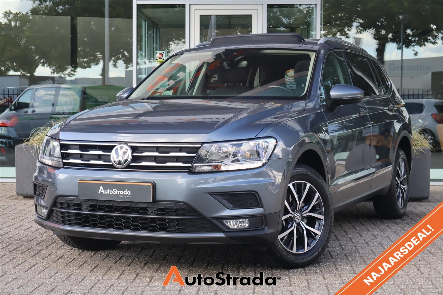 Volkswagen Tiguan Allspace - 1.5 TSI Comfortline Business 150pk | Virtual | Carplay | Massage | Navi | Pano | 7P | Keyl - AutoWereld.nl