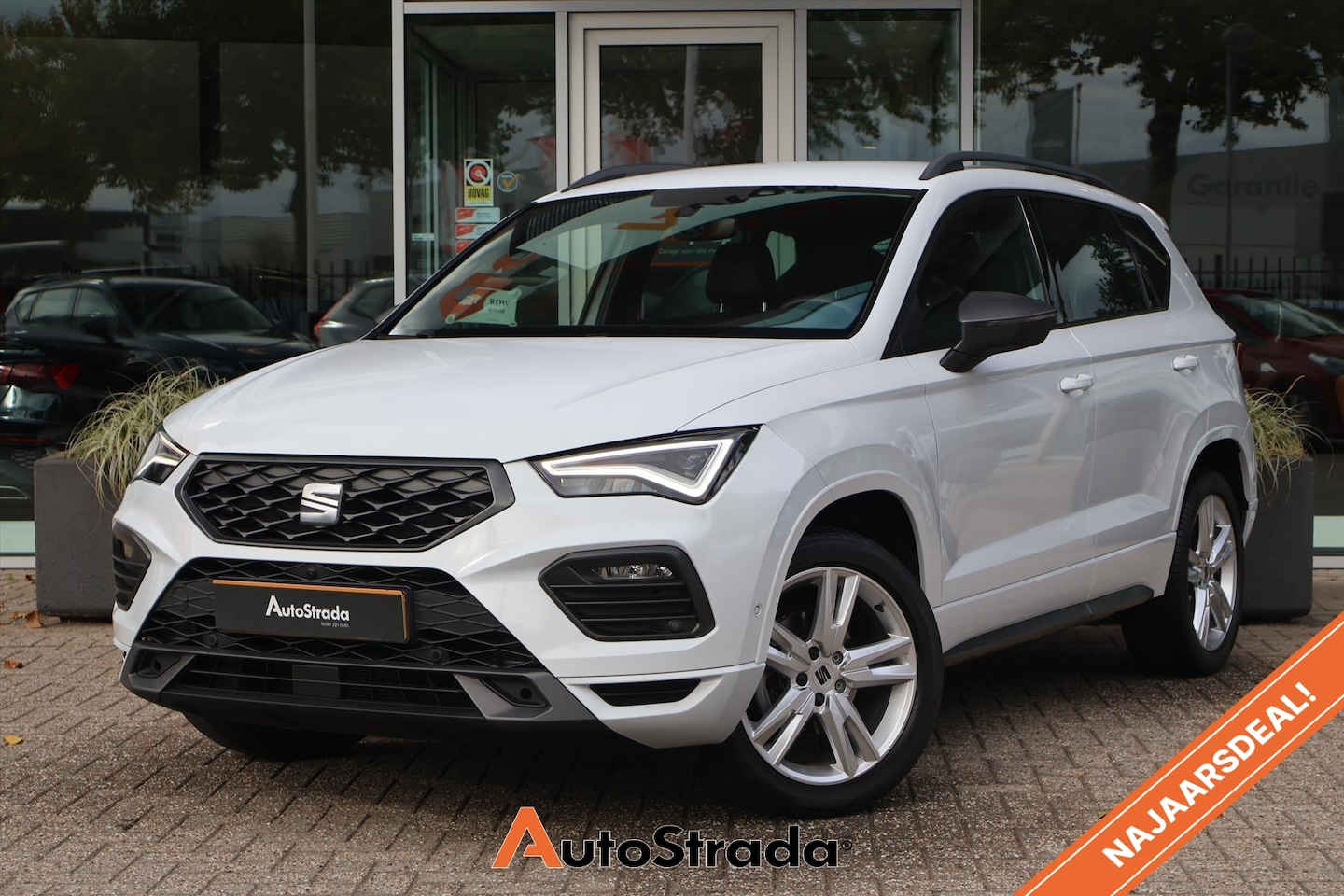 SEAT Ateca - 1.5 TSI FR Business Intense 150pk I Carplay I Navigatie I 360 CAM I Trekhaak I Cruise I Cl - AutoWereld.nl