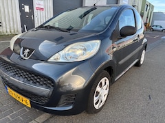 Peugeot 107 - 1.0-12V XR / APK / Radio cd