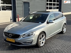 Volvo V60 - 2.4 D6 AWD Plug-In Hybrid Summum, Panoramadak, Camera, Navigatie