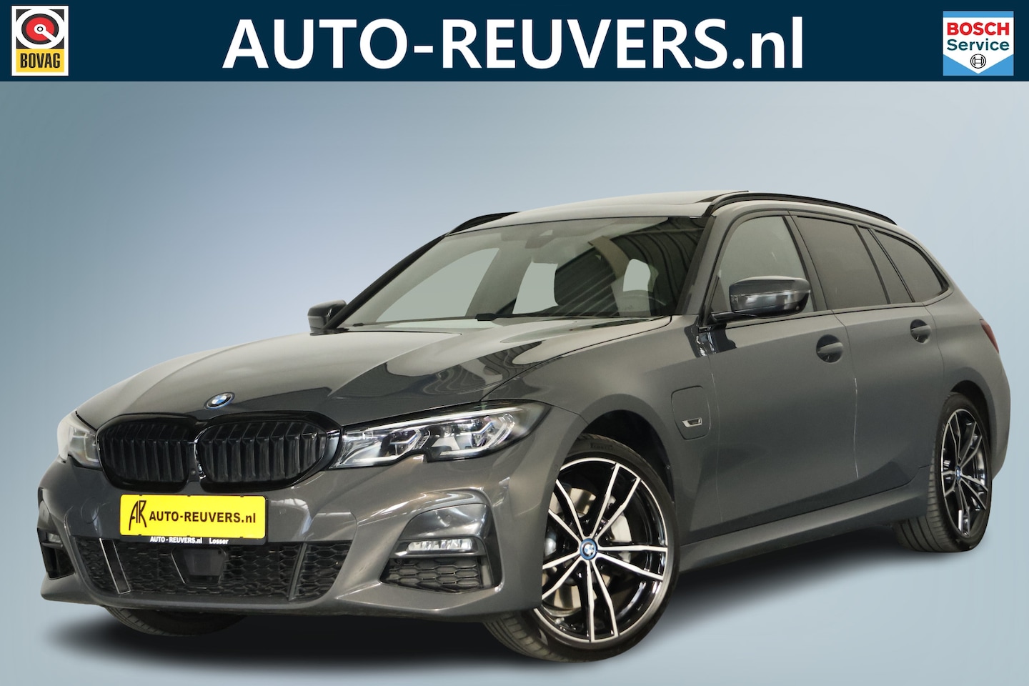 BMW 3-serie Touring - 330e xDrive M-Sport Panorama / Opendak / ACC / Cam / Carbon / CarPlay - AutoWereld.nl