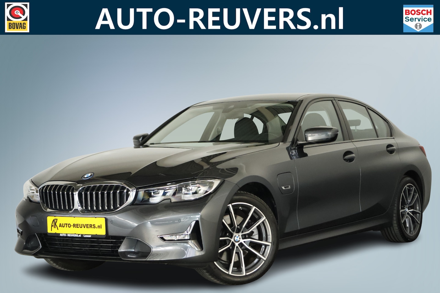 BMW 3-serie - 320e High Executive / LED / Navi / CarPlay / Leder / DAB - AutoWereld.nl