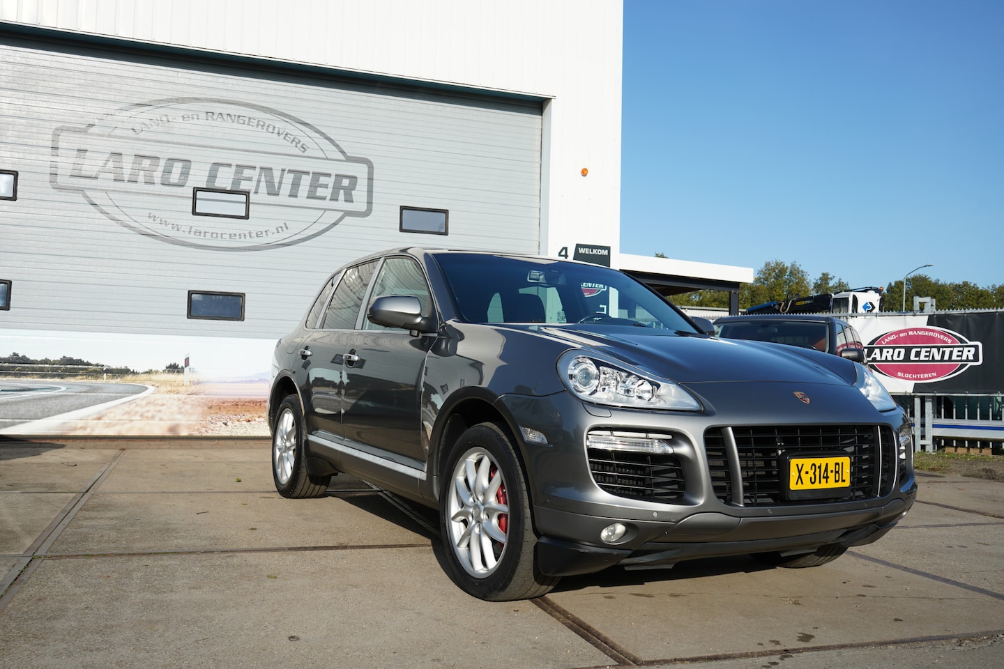 PORSCHE CAYENNE TURBO