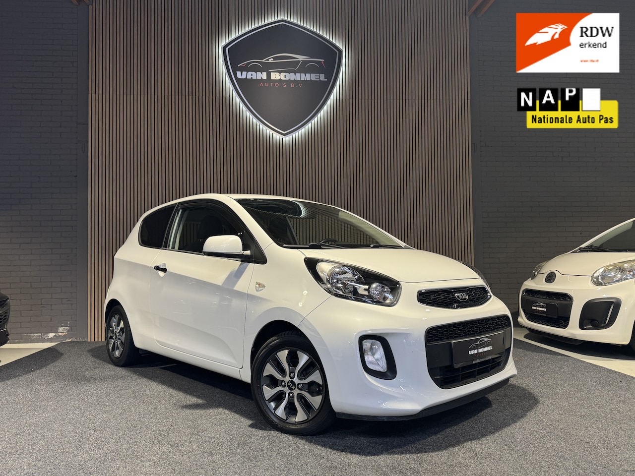 Kia Picanto - 1.0 CVVT DynamicLine ClimaC.ElecPakket.Led.LMV!! - AutoWereld.nl