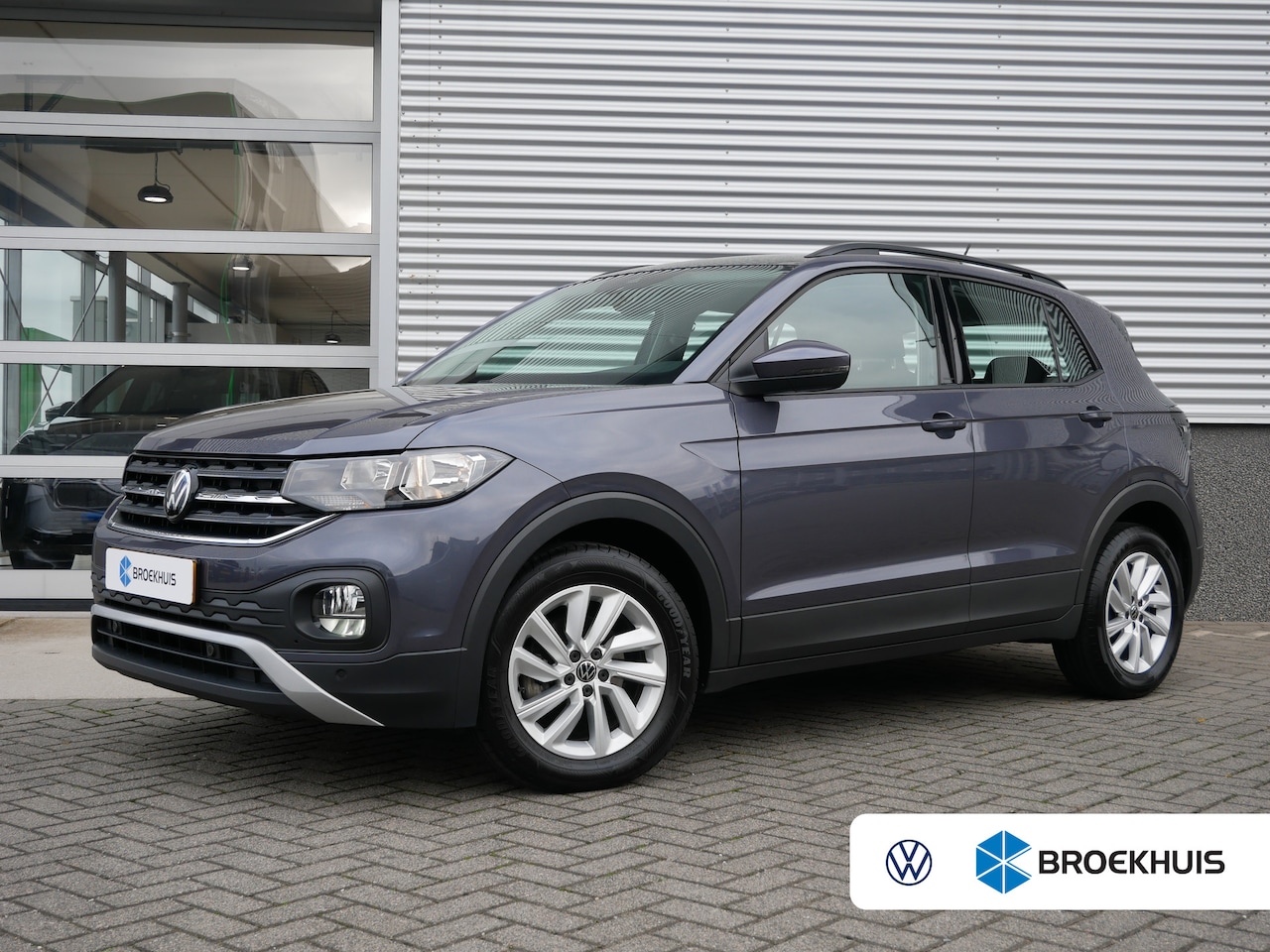 Volkswagen T-Cross - 1.0 TSI Life | Airco | Cruise control adaptief | Parkeersensor voor en achter - AutoWereld.nl