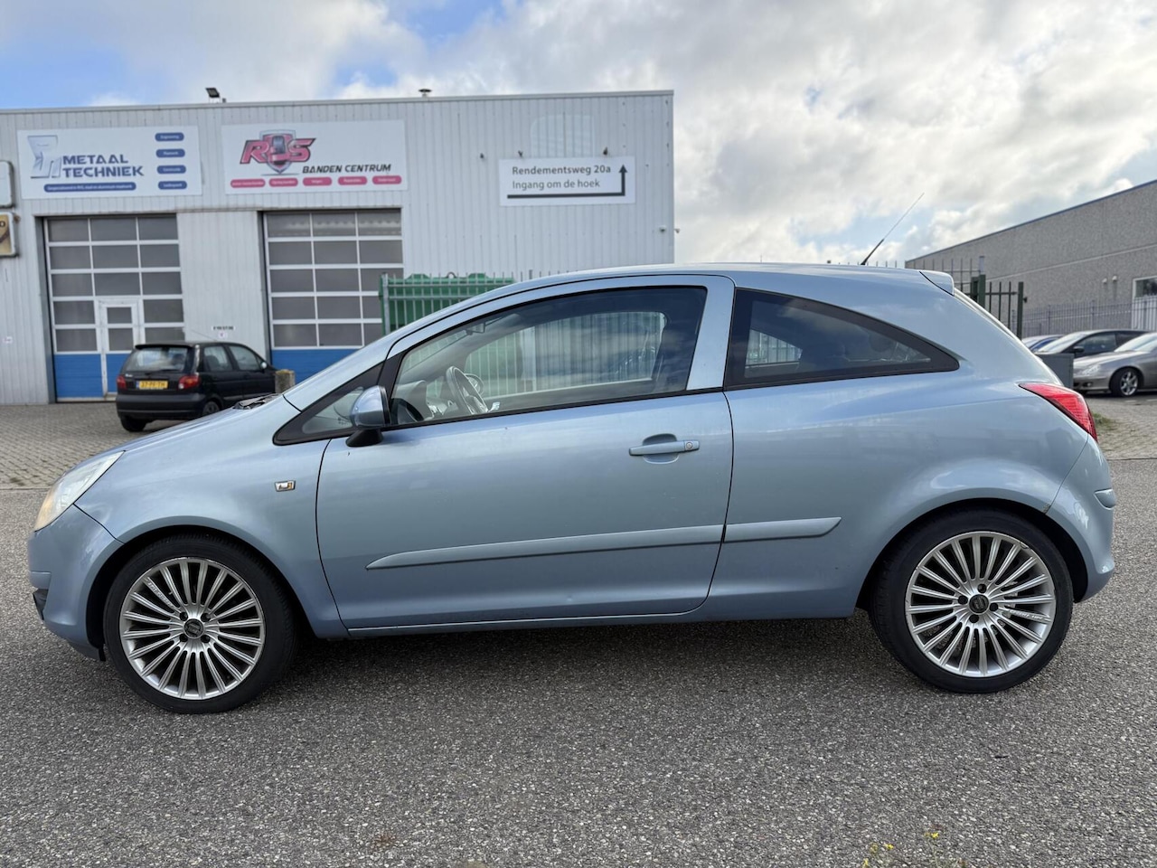 Opel Corsa - 1.2-16V Stuur/stoelverwarming Nieuwe APK Velgen - AutoWereld.nl