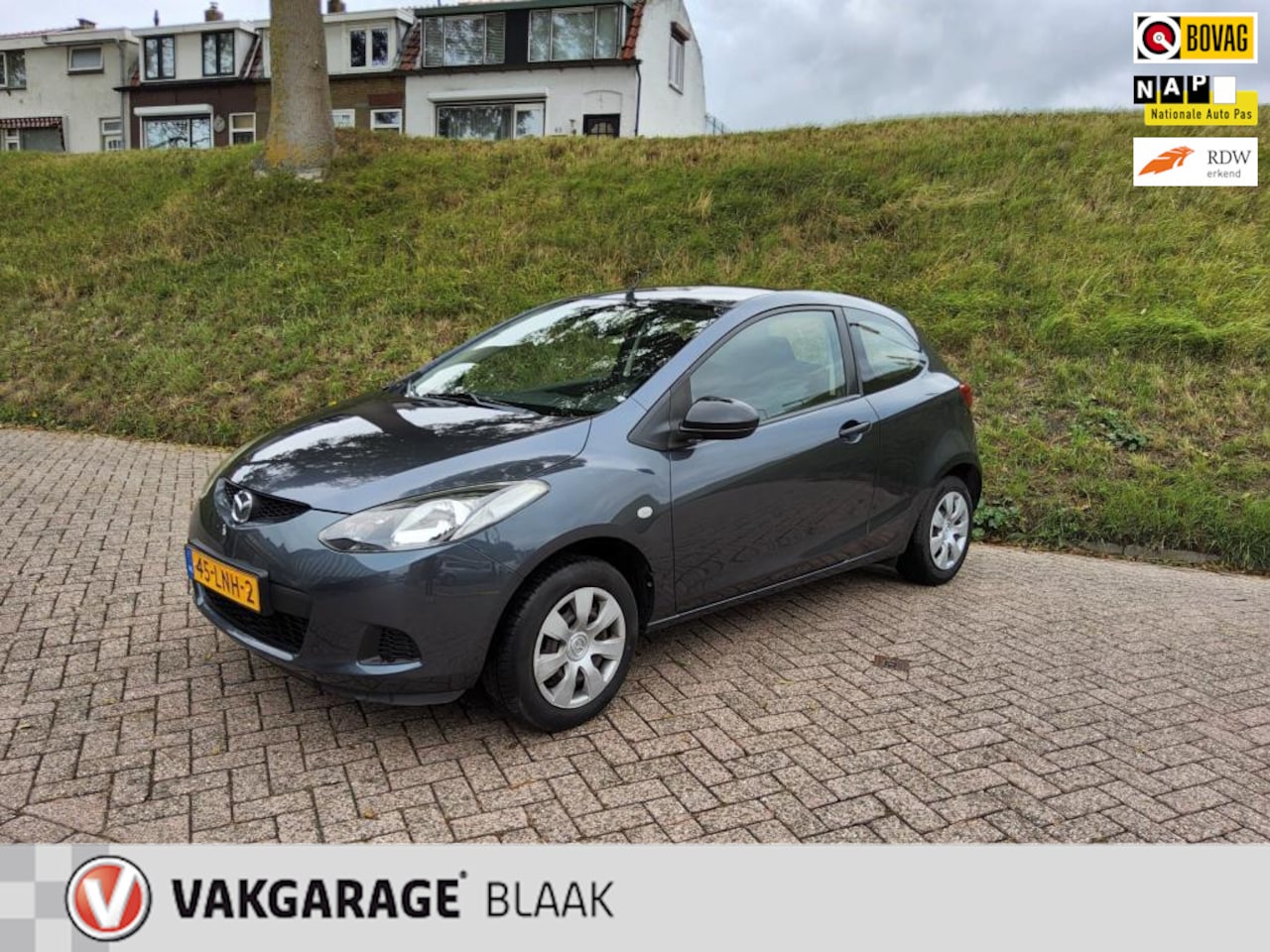 MAZDA 2