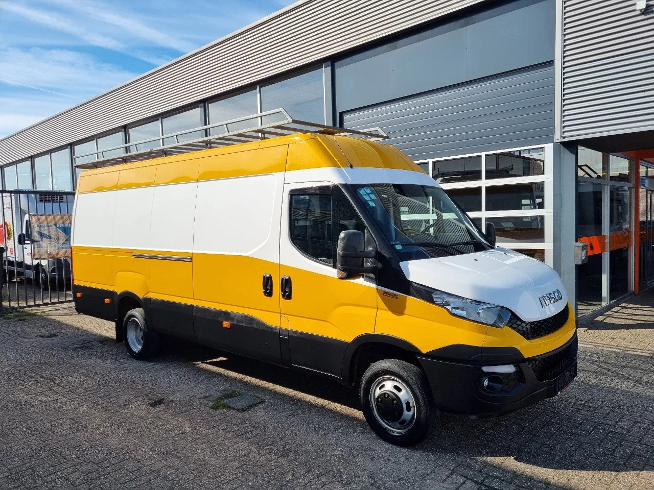 Iveco Daily - 50C17 L4H2 MAXI/ Airco/ Navi/ Imperiaal/ Trekhaak - AutoWereld.nl