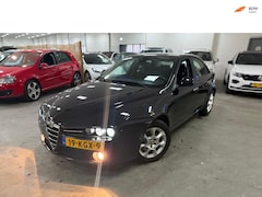 Alfa Romeo 159 - 2.2 JTS Business / AIRCO / RIJDT SCHAKELT GOED / NAP