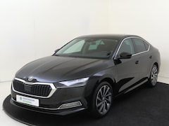 Skoda Octavia - 1.4 TSI iV PHEV Business Edition Plus | Parkeersensoren | Head-up display | Stoel- en stuu
