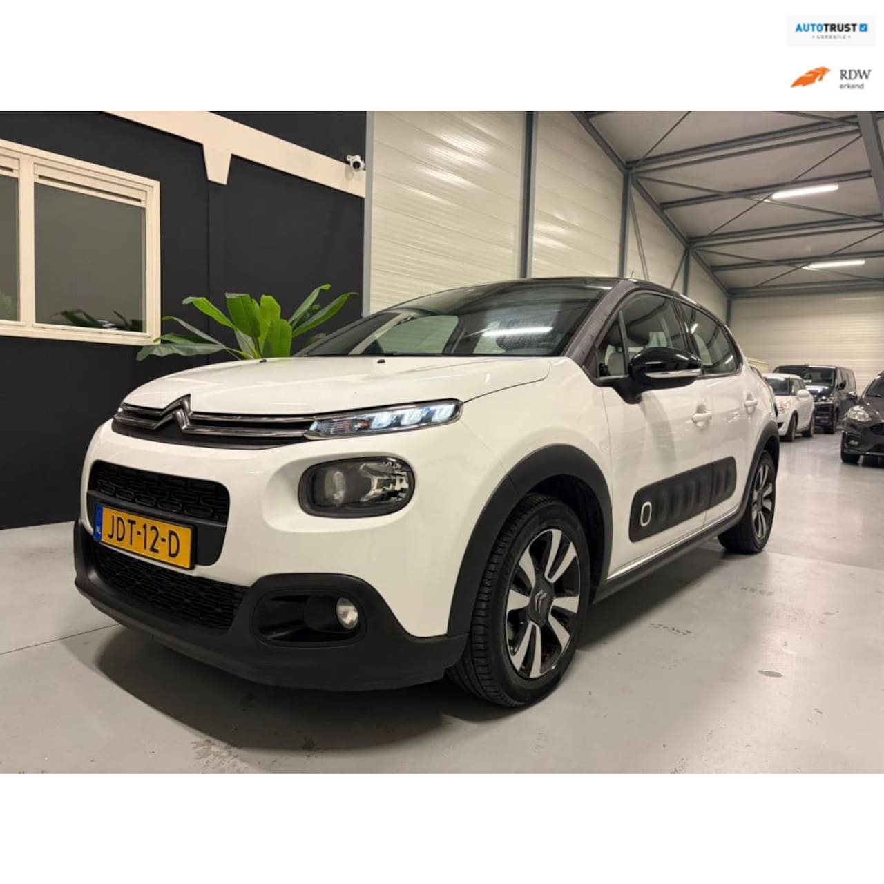 Citroën C3 - 1.2 PureTech Shine 1.2 PureTech Shine - AutoWereld.nl