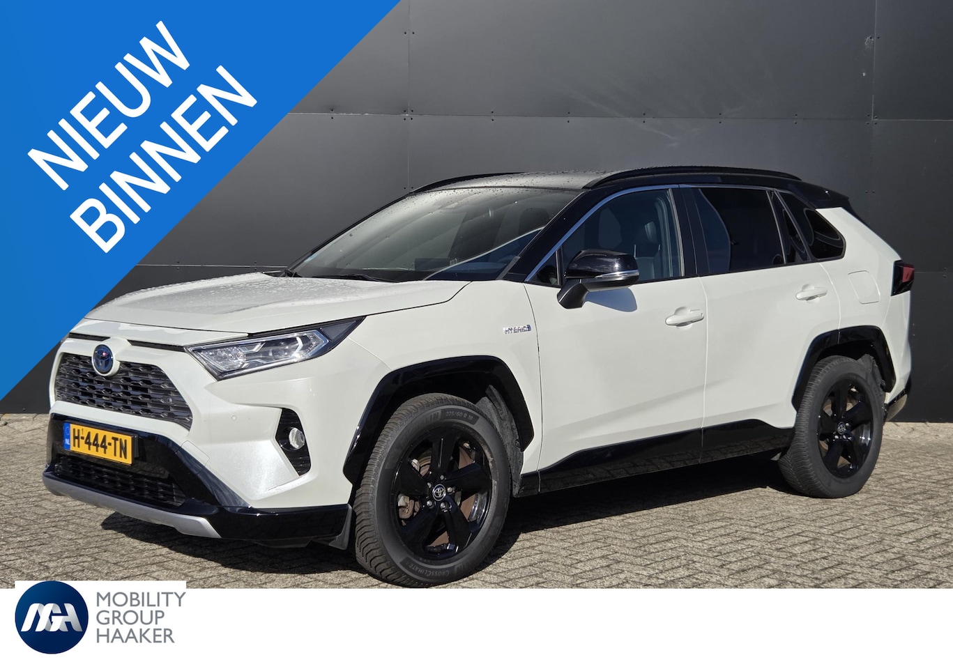 Toyota RAV4 - 2.5 Hybrid Bi-Tone | Trekhaak | Parkeercamera | Stoelverwarming - AutoWereld.nl