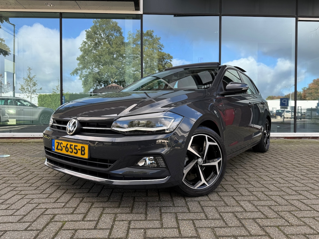 Volkswagen Polo - 1.0 TSI Highline - Automaat - Schuif/Panodak - Navi - LED - Org.NL - AutoWereld.nl