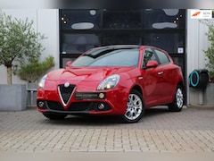 Alfa Romeo Giulietta - 1.4 Turbo MultiAir Super - PANORAMA DAK - NAVI - STOEL VERW - UCONNECT - D.RIEM + W.P V.V.