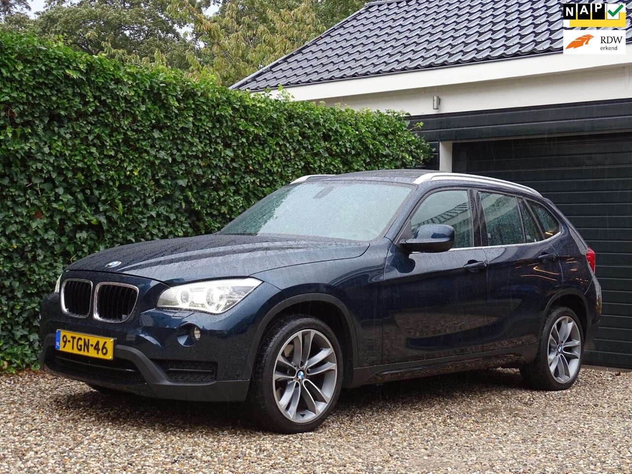 BMW X1 - SDrive20d Upgrade Edition | Automaat | Panoramadak | Xenon | Leer - AutoWereld.nl
