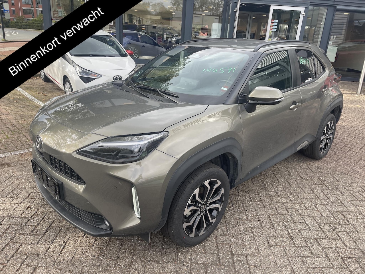 Toyota Yaris Cross - 1.5 Hybrid 115 Dynamic | Stuur- & Stoelverwarming | Dodehoek detectie | Parkeersensoren | - AutoWereld.nl