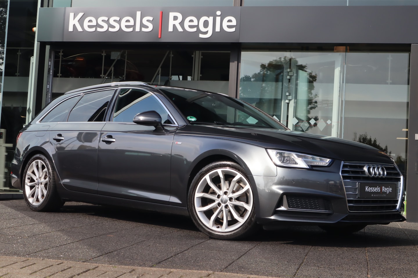 Audi A4 Avant - 40 TFSI Sport S line Camera Massage Stoelverwarming Navi Clima - AutoWereld.nl
