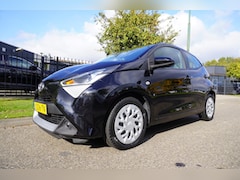 Toyota Aygo - 1.0 VVT-i 72pk 5D x-play Multi Media Parkeer Camera