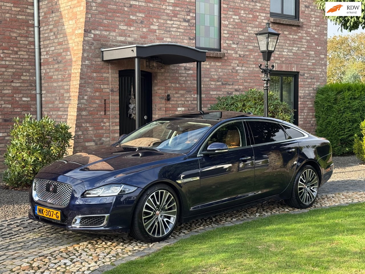 Jaguar XJ - 3.0 D Autobiography LWB ACC - AutoWereld.nl