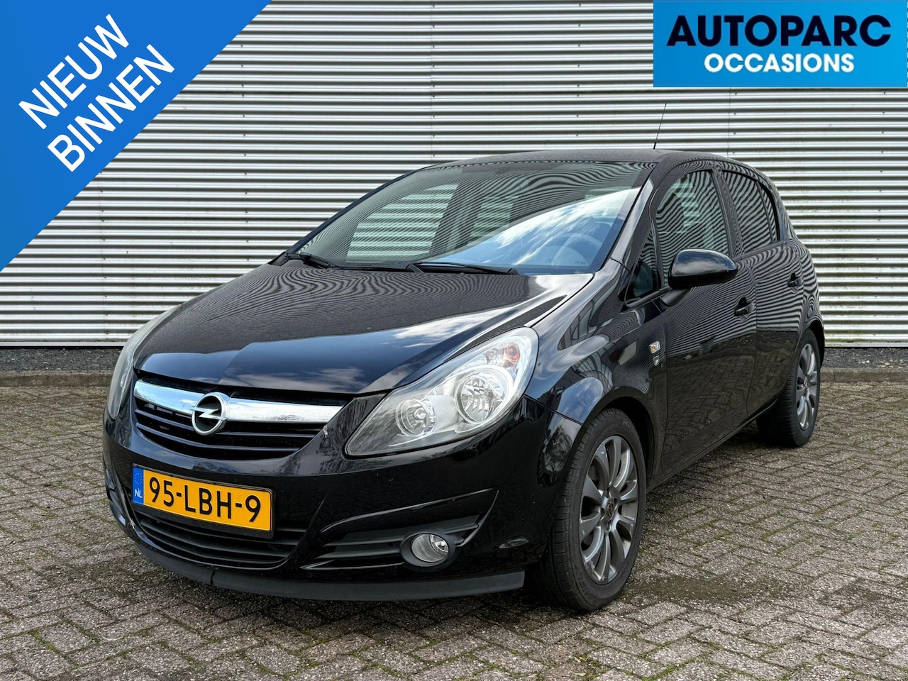 Opel Corsa - 1.2-16V '111' Edition 1.2-16V '111' Edition , AIRCO, 5 DEURS, RIJDT GOED, ZUINIG EN BETROUWBAAR - AutoWereld.nl