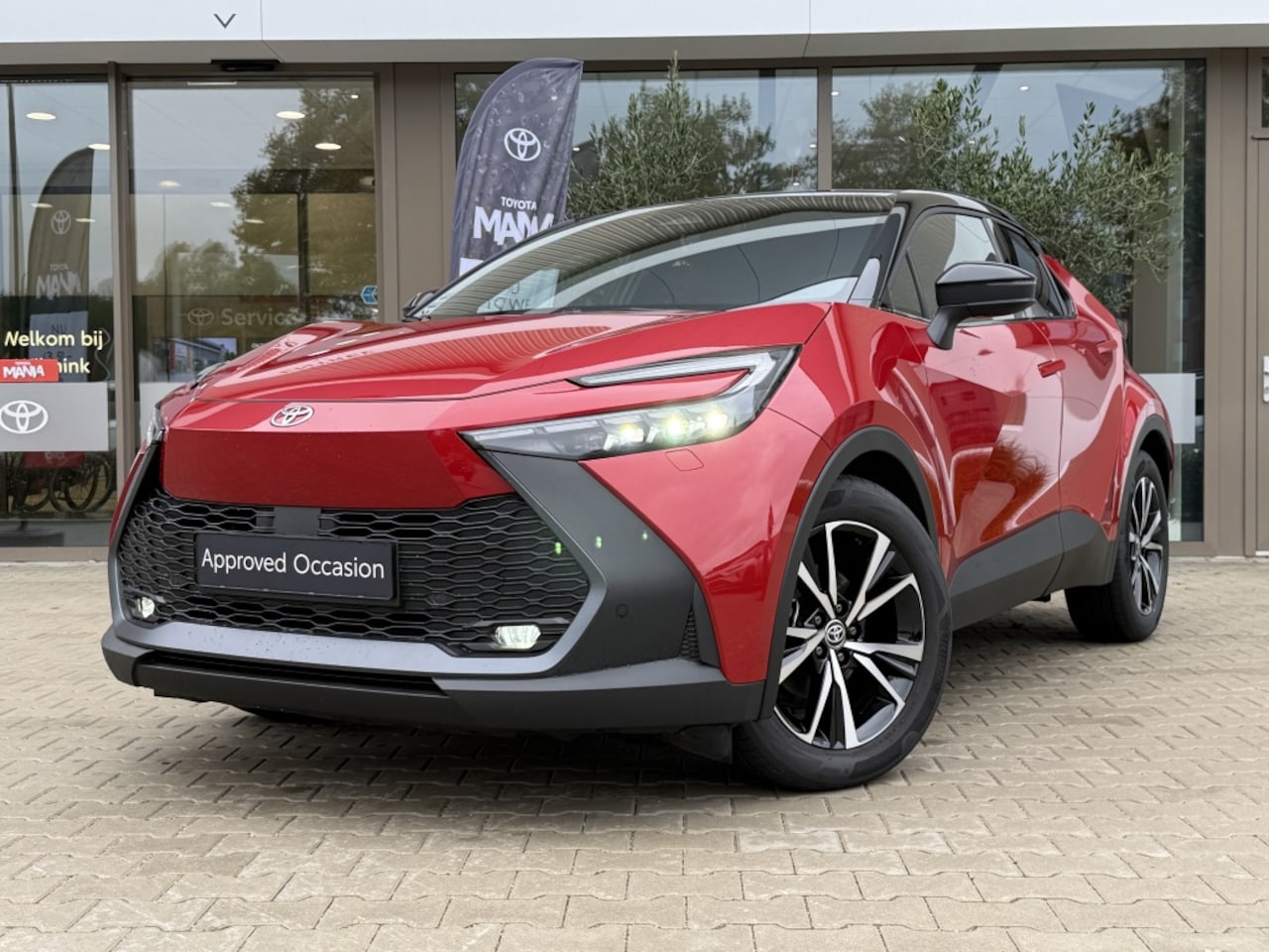 Toyota C-HR - 140pk First ed. | el. achterklep | groot navi | Stoel & Stuurwie - AutoWereld.nl
