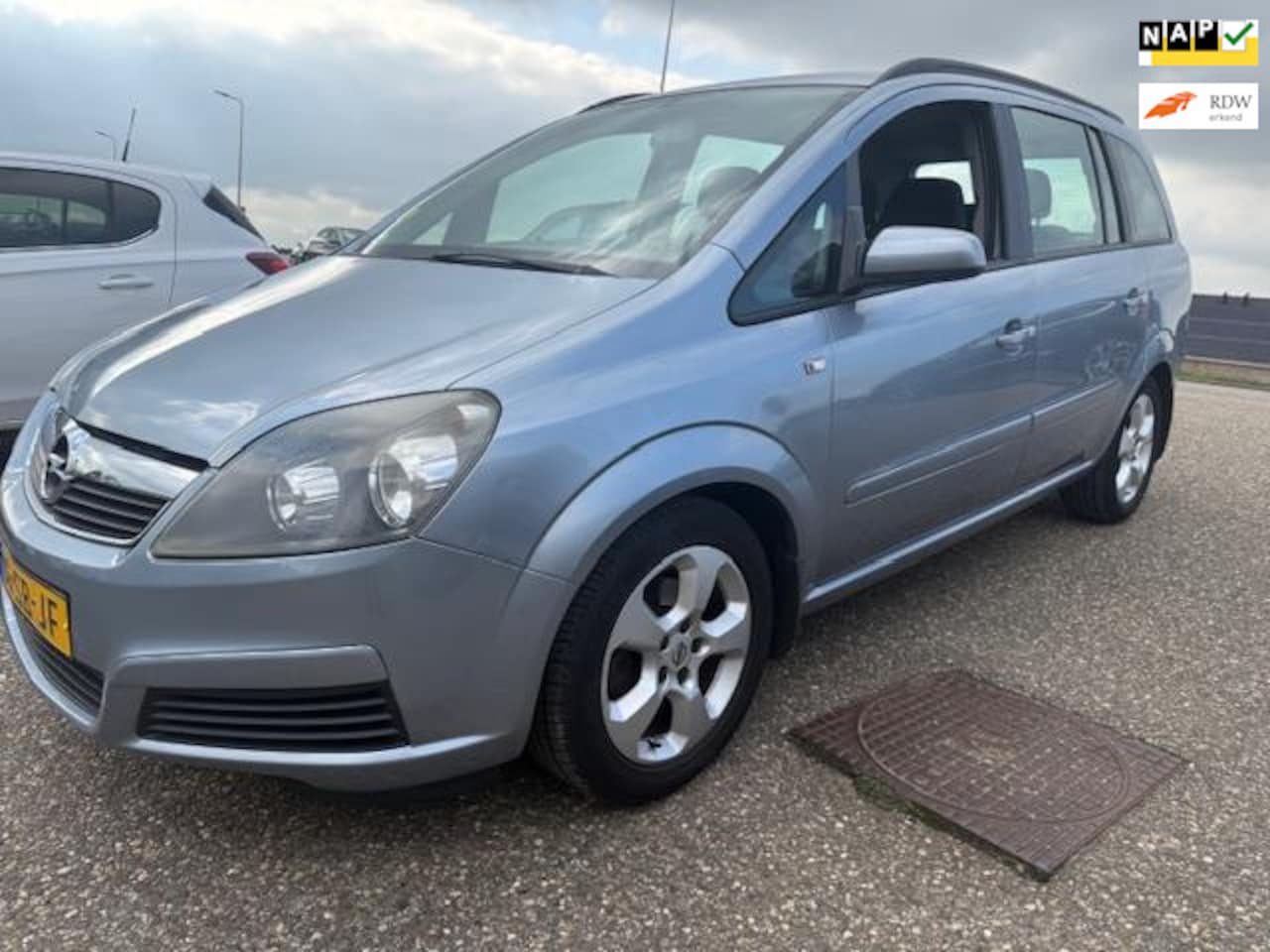 Opel Zafira - 1.8 Enjoy 7Persoons Airco Navigatie Cruise-Control 2De Eigenaar - AutoWereld.nl