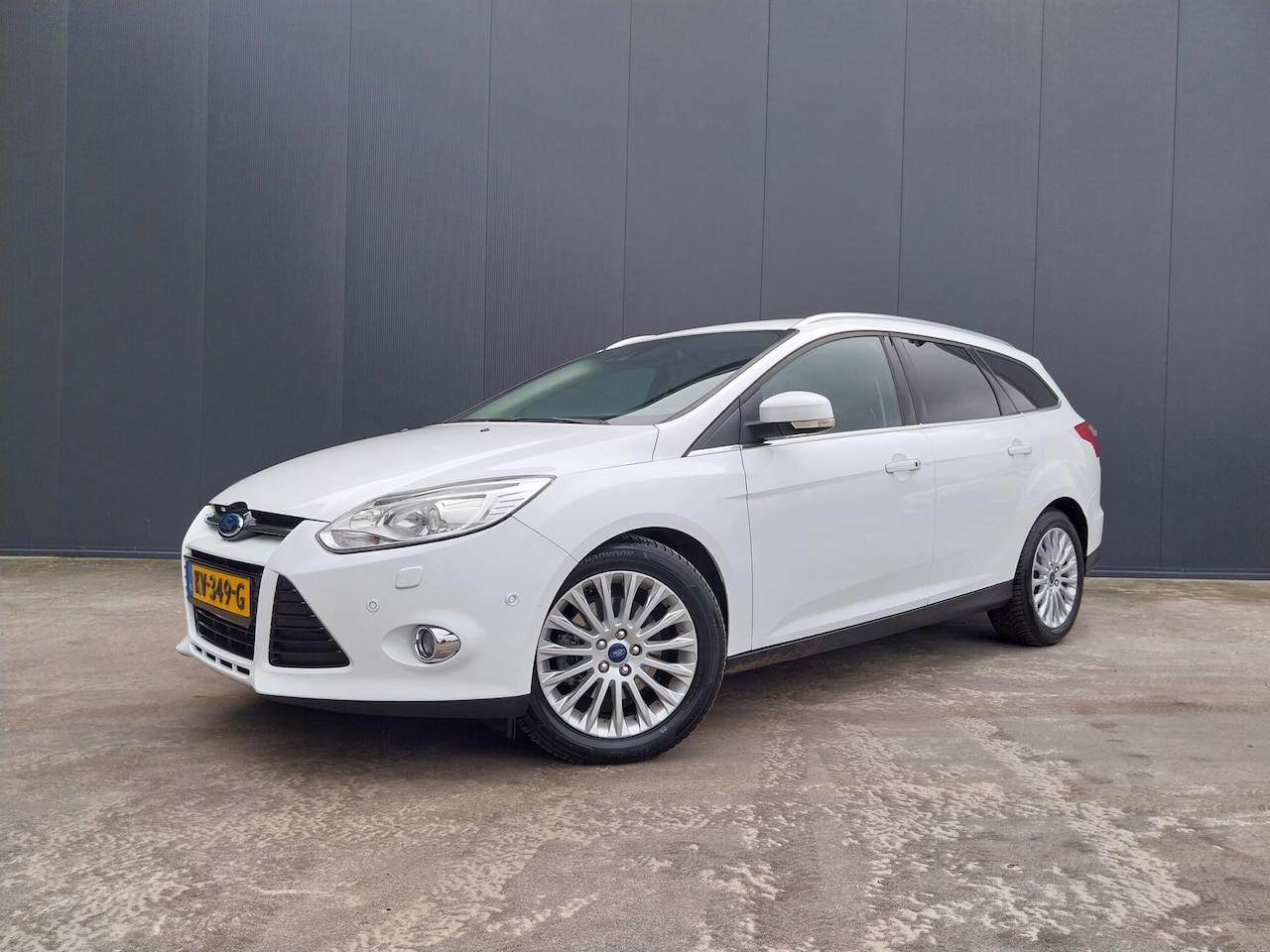 Ford Focus Wagon - 1.6 EcoBoost 150 PK Titanium XENON PARK ASSIST NAVI CRUISE ECC TREKHAAK - AutoWereld.nl
