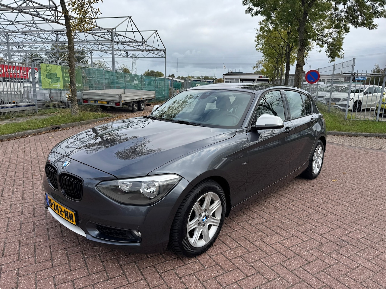 BMW 1-serie - 118i Business 118i Business+ - AutoWereld.nl
