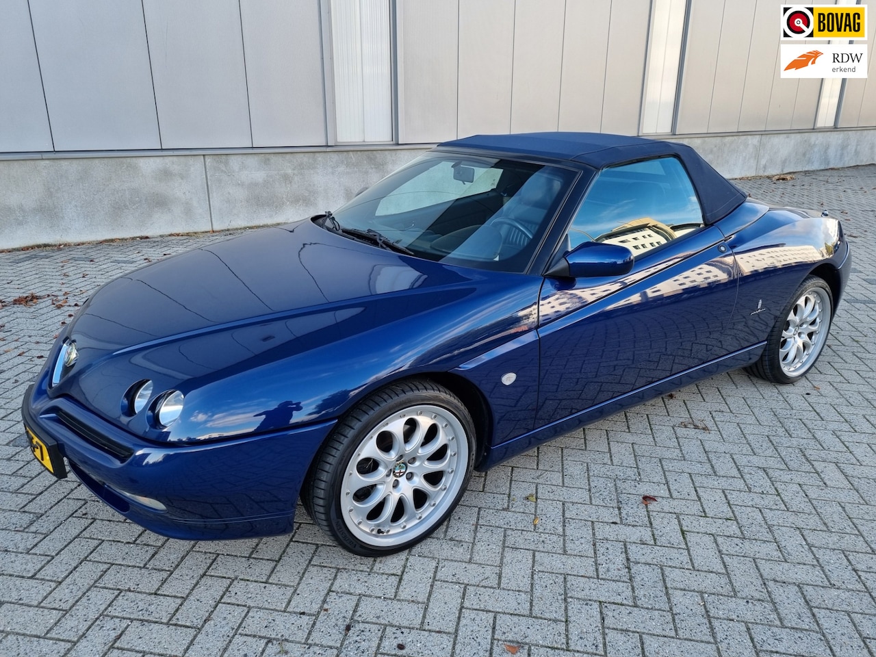 Alfa Romeo Spider - 2.0-16V T.Spark L 2.0-16V T.Spark L - AutoWereld.nl
