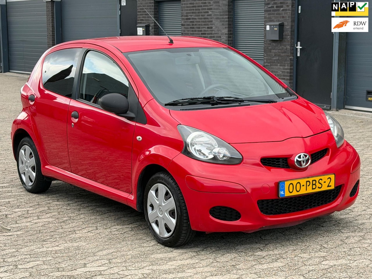 Toyota Aygo - 1.0-12V Access 5drs NIEUWE APK NAP - AutoWereld.nl