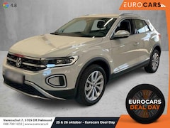 Volkswagen T-Roc - 1.5 TSI Style Automaat Climate control Camera Lane assist Dodehoek Assistent LED verlichti