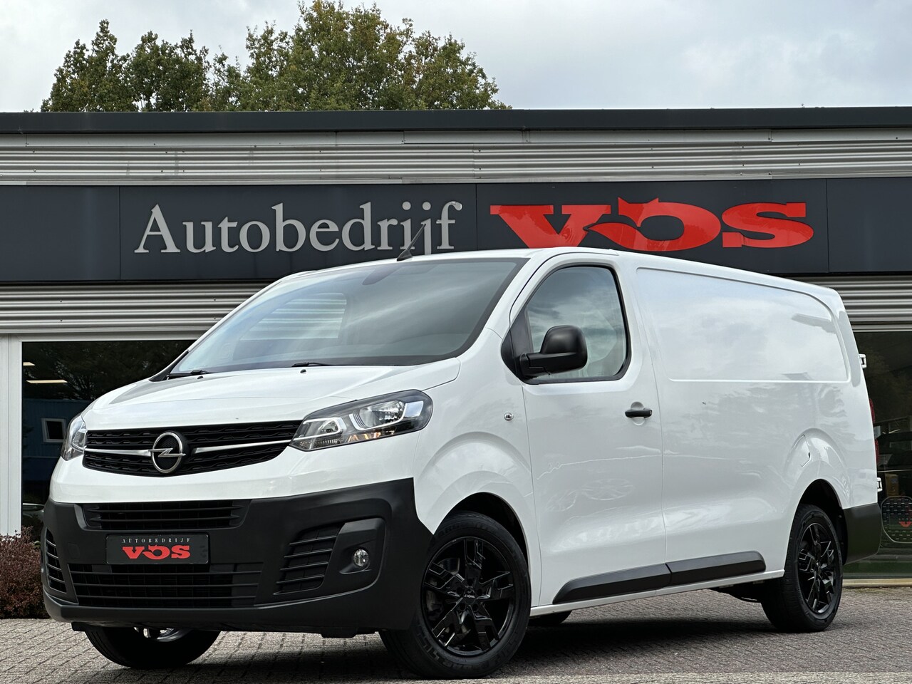 Opel Vivaro - 2.0 CDTI L3H1 Edition | Cruise | Camera | Trekhaak | CarPlay - AutoWereld.nl