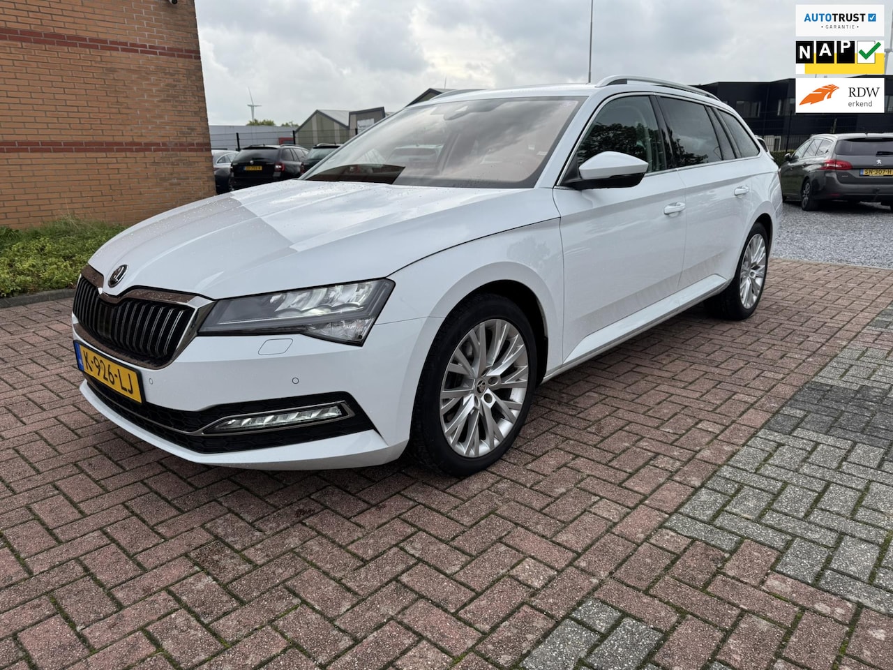 Skoda Superb Combi - 1.5 TSI ACT Business Edition 1.5 TSI ACT Business Edition, DSG, FULL LED, LEDER/ALCANTARA, - AutoWereld.nl