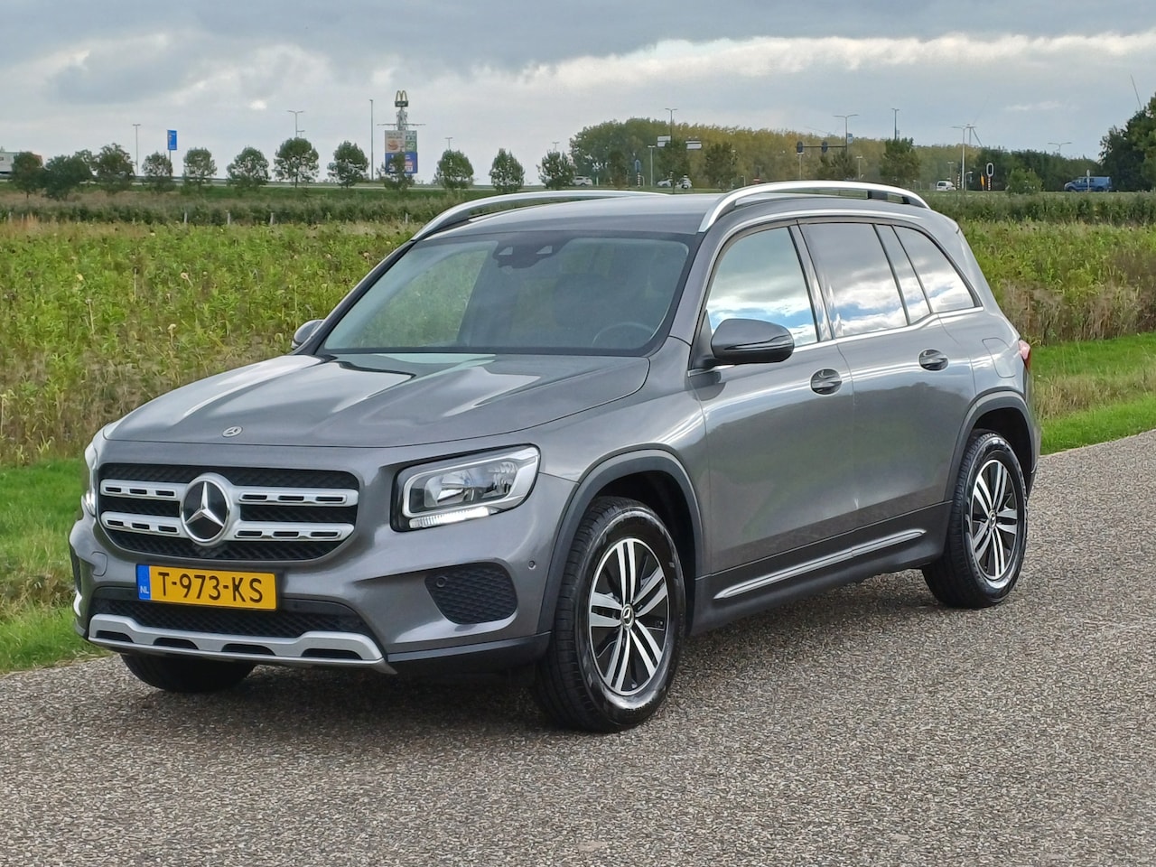 Mercedes-Benz GLB - 200 Premium Plus /Trekh/Stoelverw/Navi/Digi Dash/Camera - AutoWereld.nl