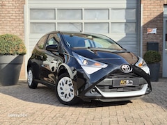 Toyota Aygo - 1.0 VVT-i x-play limited Navigatie, Bluetooth, Cruise-Control, Camera