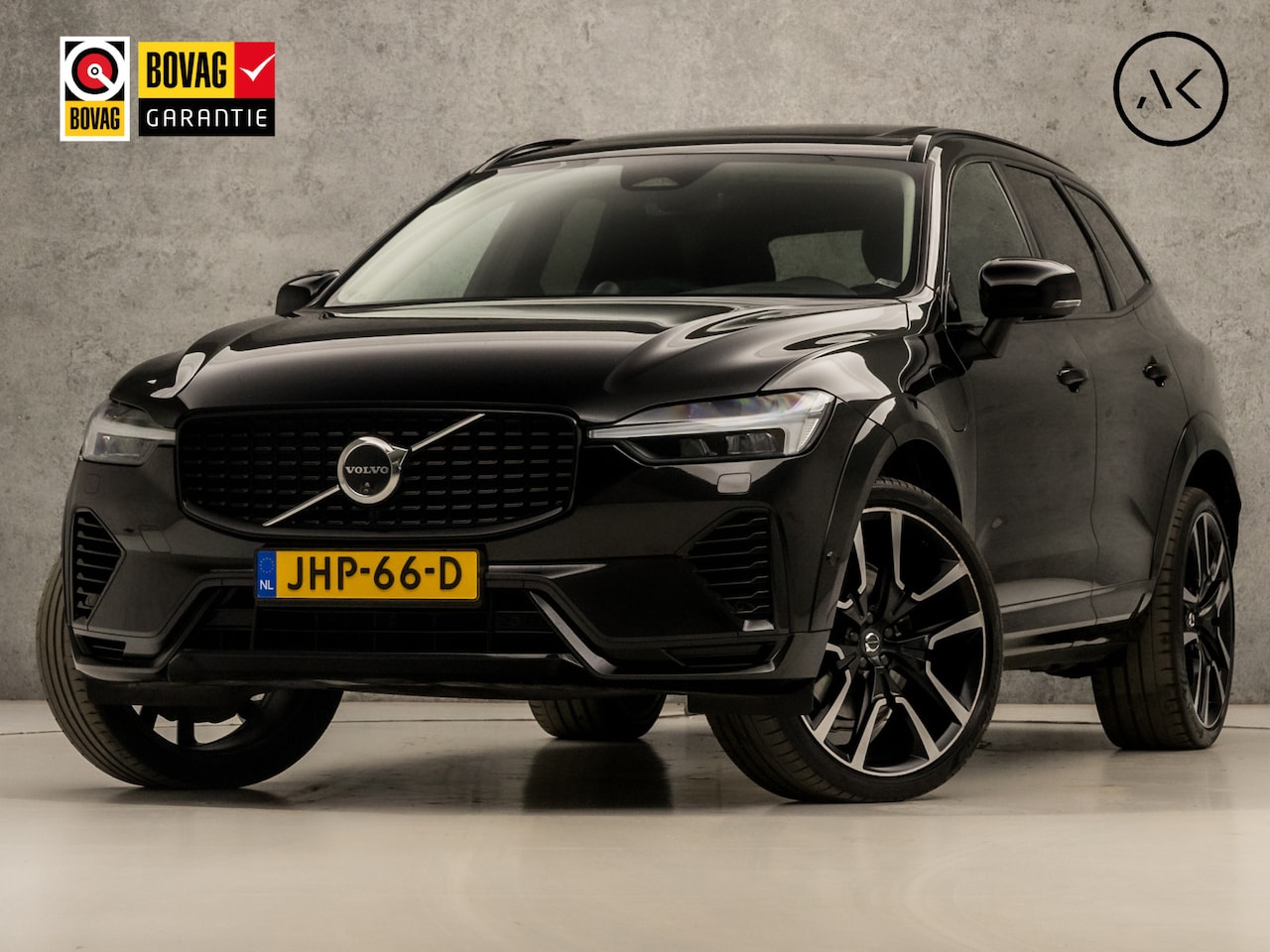 Volvo XC60 - 2.0 T8 Plug-in hybrid AWD Ultimate Dark 455Pk (LUCHTVERING, PANORAMADAK, BOWERS & WILKINS - AutoWereld.nl