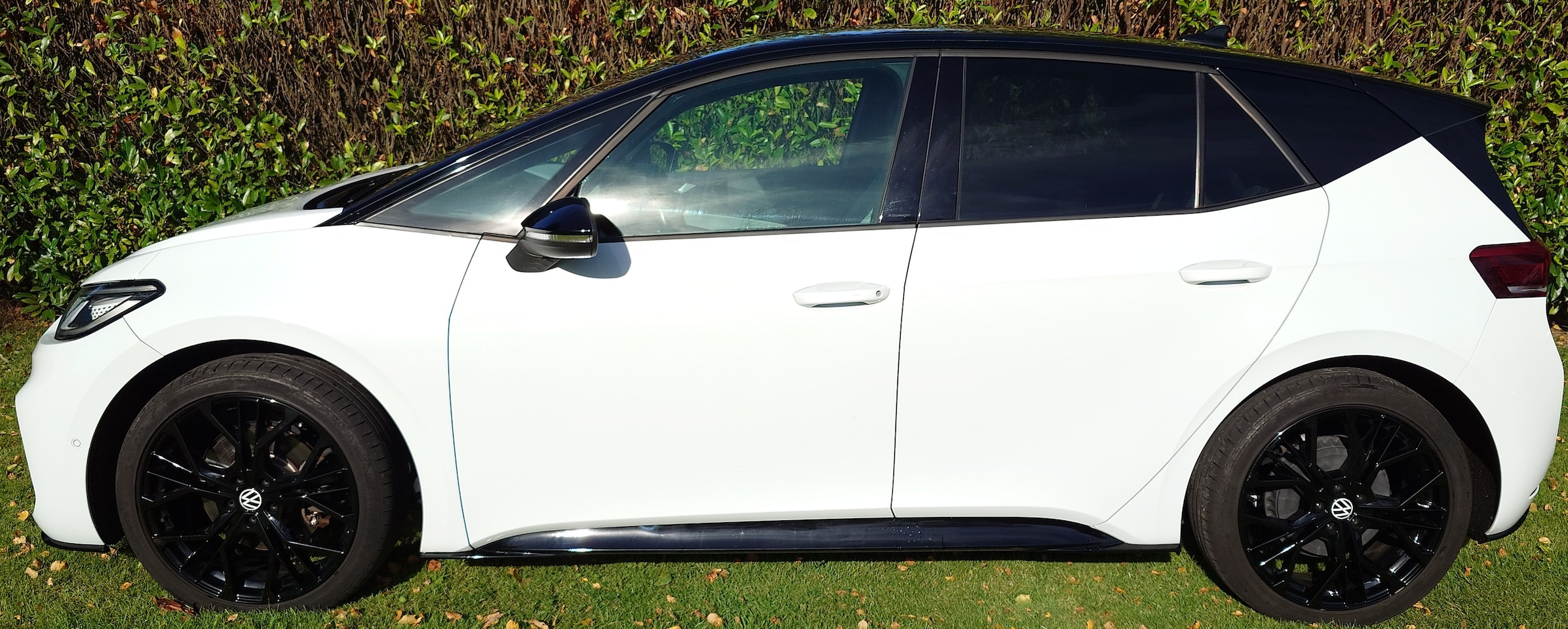 Volkswagen ID.3 - First Max panoramadak Head-up 20 inch velgen camera stoelverwarming Facelift bumper - AutoWereld.nl